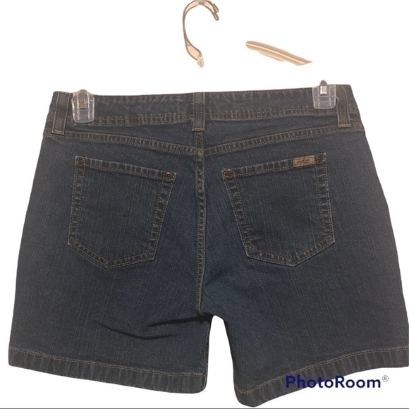 Levi’s Denim Jean Shorts - Picture 2 of 3